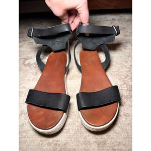 Maurice’s Black and Brown Summer Platform Sandals 8